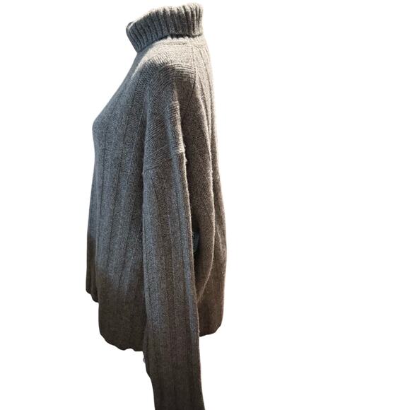 Express Lambswool Blend Ribbed Turtleneck Sweater, Gray, Women's Size XL - Picture 5 of 7